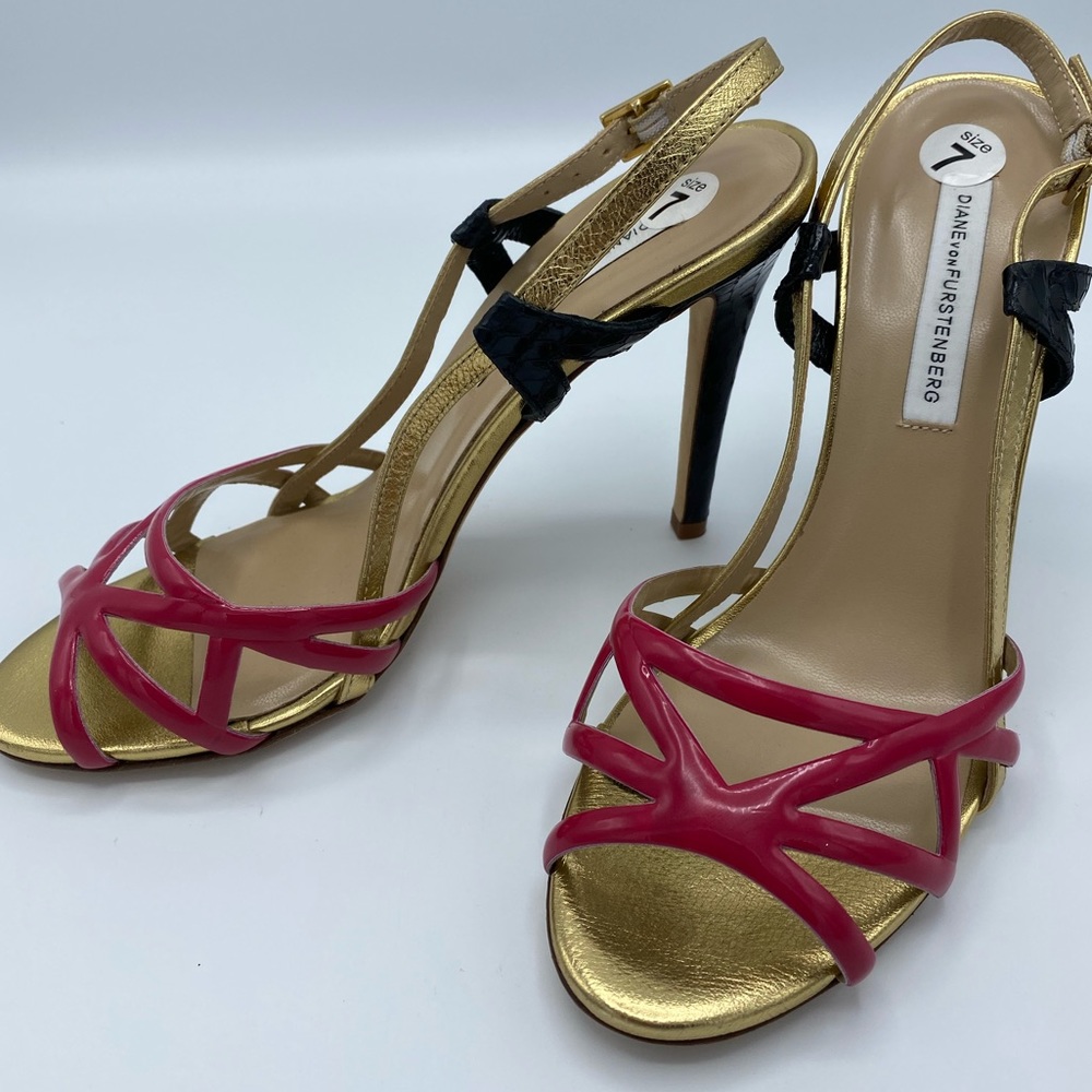 Diane Von Furstenberg pink black gold Strappy heel